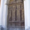 Portone in rovere della chiesa Castello a San Martino dell\'Argine MN prima del restauro